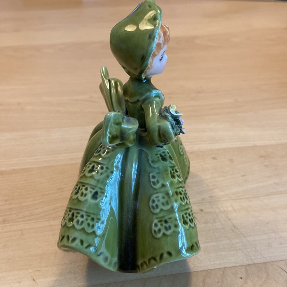 Small girl figurine - Picture 2 of 5